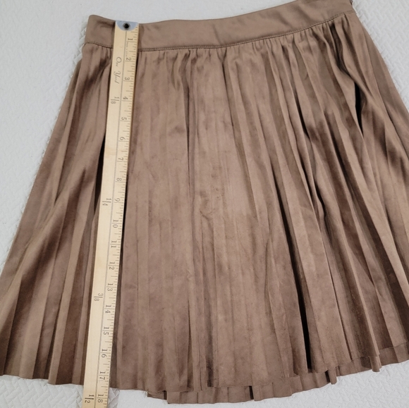 Skies Are Blue Brown Pleated Skirt Size Small Soft Faux Suede A Line Full - Picture 6 of 11